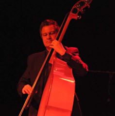 Foto de la galería: Espectáculo de primer nivel de los Hermanos Brítez y Mario Bofil en el auditorium del Montoya