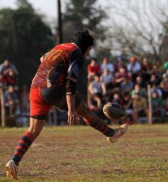 Foto de la galería: Centro se quedó con el clásico ante Lomas
