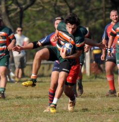 Foto de la galería: Centro se quedó con el clásico ante Lomas