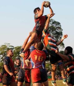 Foto de la galería: Centro se quedó con el clásico ante Lomas
