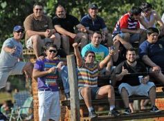 Foto de la galería: Centro se quedó con el clásico ante Lomas