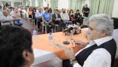 Foto de la galería: Jorge Asís disertó sobre política nacional e internacional en el Club Sarmiento de Posadas