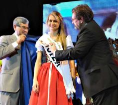 Foto de la galería: Natalia Burgen de la colectividad suiza es la nueva Reina de la Fiesta Nacional del Inmigrante