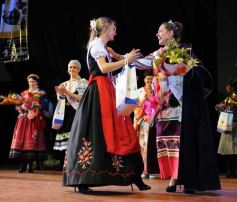 Foto de la galería: Natalia Burgen de la colectividad suiza es la nueva Reina de la Fiesta Nacional del Inmigrante