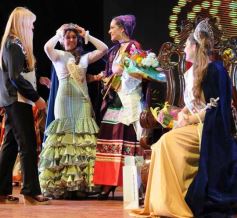 Foto de la galería: Natalia Burgen de la colectividad suiza es la nueva Reina de la Fiesta Nacional del Inmigrante