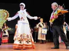 Foto de la galería: Natalia Burgen de la colectividad suiza es la nueva Reina de la Fiesta Nacional del Inmigrante