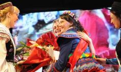 Foto de la galería: Natalia Burgen de la colectividad suiza es la nueva Reina de la Fiesta Nacional del Inmigrante