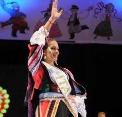 Foto de la galería: Natalia Burgen de la colectividad suiza es la nueva Reina de la Fiesta Nacional del Inmigrante