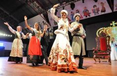 Foto de la galería: Natalia Burgen de la colectividad suiza es la nueva Reina de la Fiesta Nacional del Inmigrante