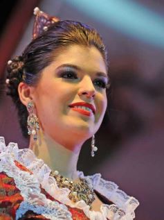 Foto de la galería: Natalia Burgen de la colectividad suiza es la nueva Reina de la Fiesta Nacional del Inmigrante