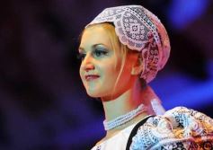 Foto de la galería: Natalia Burgen de la colectividad suiza es la nueva Reina de la Fiesta Nacional del Inmigrante