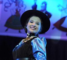 Foto de la galería: Natalia Burgen de la colectividad suiza es la nueva Reina de la Fiesta Nacional del Inmigrante