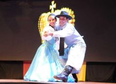 Foto de la galería: Natalia Burgen de la colectividad suiza es la nueva Reina de la Fiesta Nacional del Inmigrante