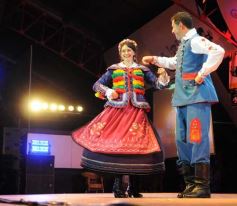 Foto de la galería: Natalia Burgen de la colectividad suiza es la nueva Reina de la Fiesta Nacional del Inmigrante