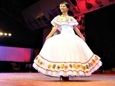 Foto de la galería: Natalia Burgen de la colectividad suiza es la nueva Reina de la Fiesta Nacional del Inmigrante