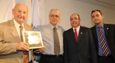 Foto de la galería: FeCCoProMi reconoció a los profesionales destacados del 2013