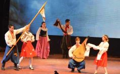 Foto de la galería: Desfile inaugural de la XXXIV Fiesta Nacional del Inmigrante