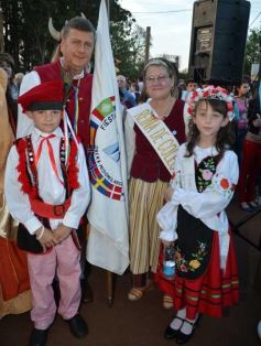 Foto de la galería: Desfile inaugural de la XXXIV Fiesta Nacional del Inmigrante
