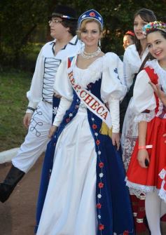 Foto de la galería: Desfile inaugural de la XXXIV Fiesta Nacional del Inmigrante