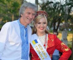 Foto de la galería: Desfile inaugural de la XXXIV Fiesta Nacional del Inmigrante