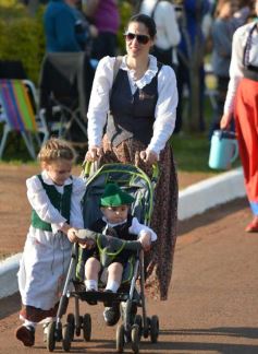 Foto de la galería: Desfile inaugural de la XXXIV Fiesta Nacional del Inmigrante