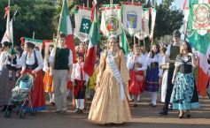 Foto de la galería: Desfile inaugural de la XXXIV Fiesta Nacional del Inmigrante