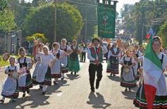 Foto de la galería: Desfile inaugural de la XXXIV Fiesta Nacional del Inmigrante