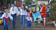 Foto de la galería: Desfile inaugural de la XXXIV Fiesta Nacional del Inmigrante