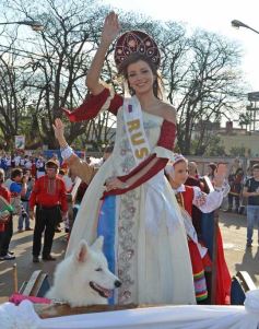 Foto de la galería: Desfile inaugural de la XXXIV Fiesta Nacional del Inmigrante