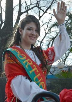 Foto de la galería: Desfile inaugural de la XXXIV Fiesta Nacional del Inmigrante