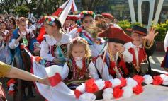 Foto de la galería: Desfile inaugural de la XXXIV Fiesta Nacional del Inmigrante