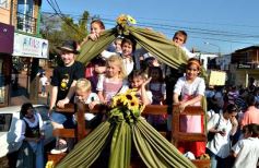 Foto de la galería: Desfile inaugural de la XXXIV Fiesta Nacional del Inmigrante