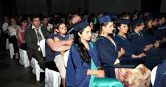 Foto de la galería: Acto de colación en la Universidad de la Cuenca del Plata