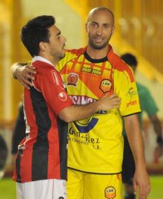 Foto de la galería: Crucero se hace fuerte de local