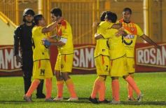 Foto de la galería: Crucero se hace fuerte de local