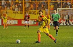 Foto de la galería: Crucero se hace fuerte de local