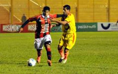 Foto de la galería: Crucero se hace fuerte de local