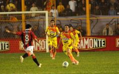 Foto de la galería: Crucero se hace fuerte de local