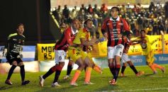 Foto de la galería: Crucero se hace fuerte de local