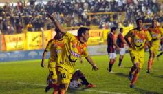 Foto de la galería: Crucero se hace fuerte de local