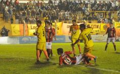 Foto de la galería: Crucero se hace fuerte de local