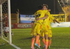 Foto de la galería: Crucero se hace fuerte de local