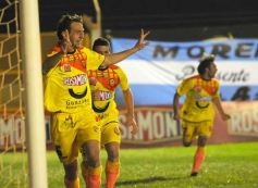 Foto de la galería: Crucero se hace fuerte de local