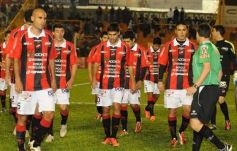 Foto de la galería: Crucero se hace fuerte de local