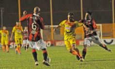 Foto de la galería: Crucero se hace fuerte de local