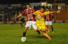 Foto de la galería: Crucero se hace fuerte de local