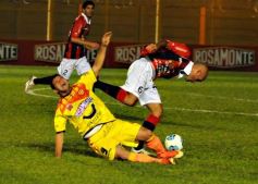 Foto de la galería: Crucero se hace fuerte de local