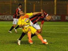 Foto de la galería: Crucero se hace fuerte de local