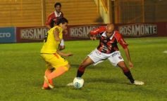 Foto de la galería: Crucero se hace fuerte de local