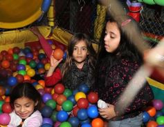 Foto de la galería: Avril Ramírez festejo su primer añito en el pelotero Pirueta